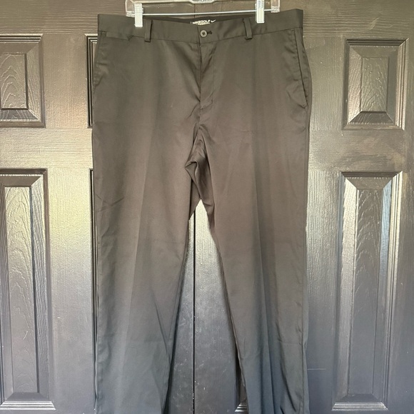 Nike Golf Men's 36x32 Dri-FIT Performance Golf Pants - Black *like new! - Picture 1 of 10